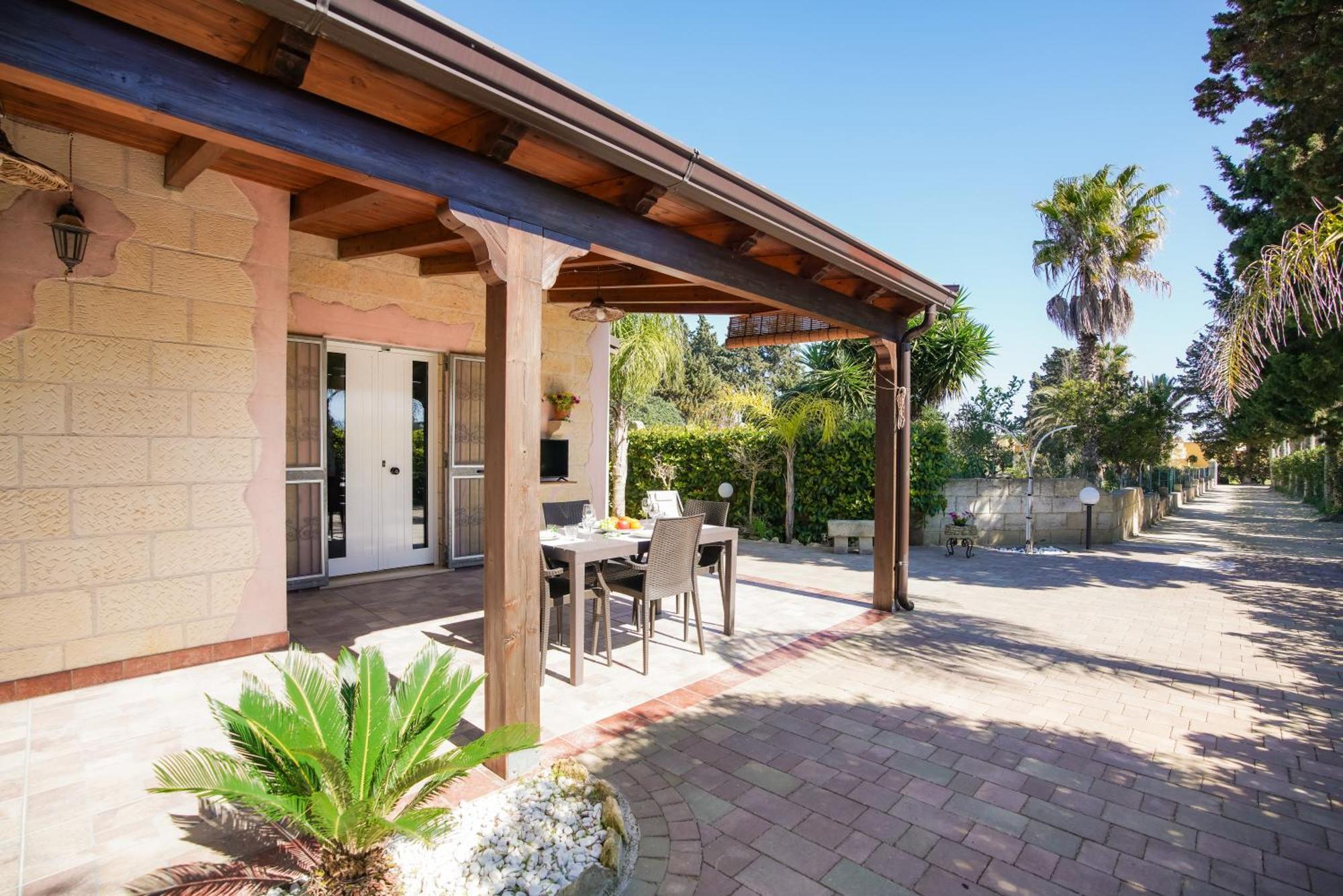 Casa Vacanza Assunta เมเลนดูญโญ ภายนอก รูปภาพ